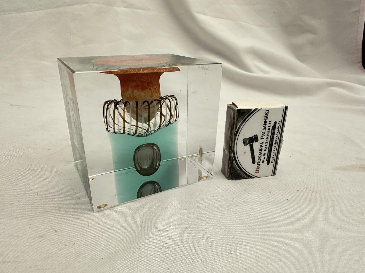 6. VUOSIKUUTIO 2000, IITTALA, SIGN. OIVA TOIKKA, 448/2000, CMC 2000 KAIVERRUS